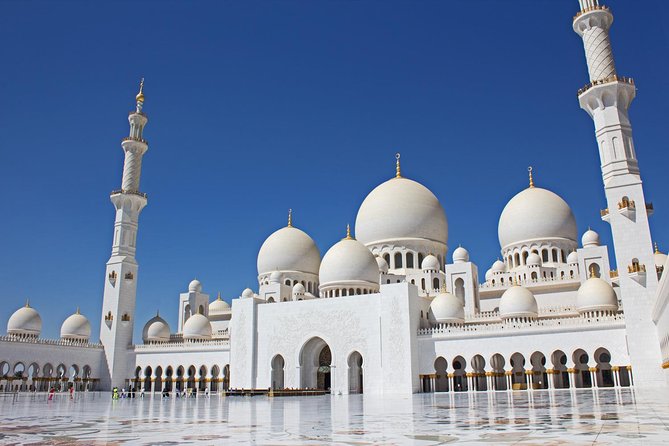 2-Day Abu Dhabi City Tour and Desert Safari with BBQ Dinner - Two days that show very different sides of the UAE