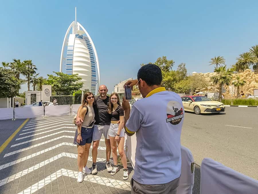 2-Day City Tour: Dubai & Abu Dhabi + Yacht Experience - Two cities, two very different moods