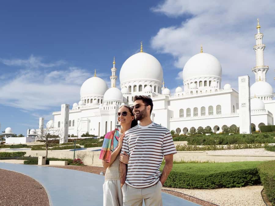 2-Day City Tour: Dubai & Abu Dhabi + Yacht Experience - Dubai’s landmark photo stops