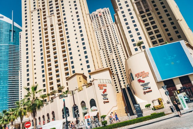 3d Blacklight Minigolf - Jbr / Marina Dubai - A good choice for families with teenagers