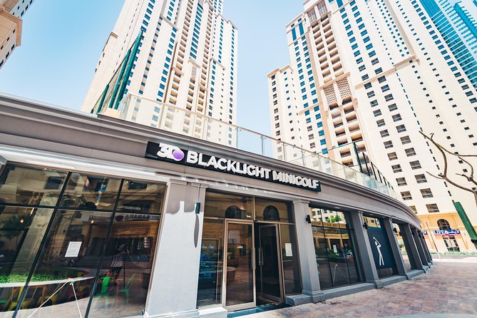 3d Blacklight Minigolf - Jbr / Marina Dubai - Why the 3D glasses and luminous putter matter