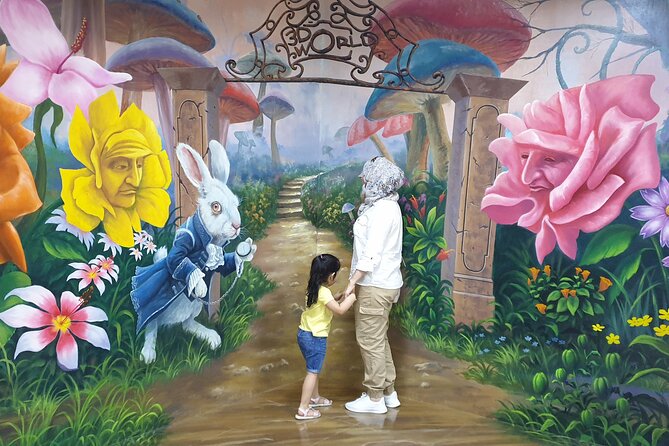 3D WORLD SELFIE MUSEUM Dubai - Why the paintings work better with a camera