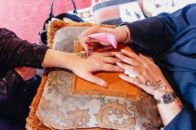 6 Hour Thrilling Desert Safari in 4x4 with Entertainment Show - Camp life: henna, costumes, food, and drinks