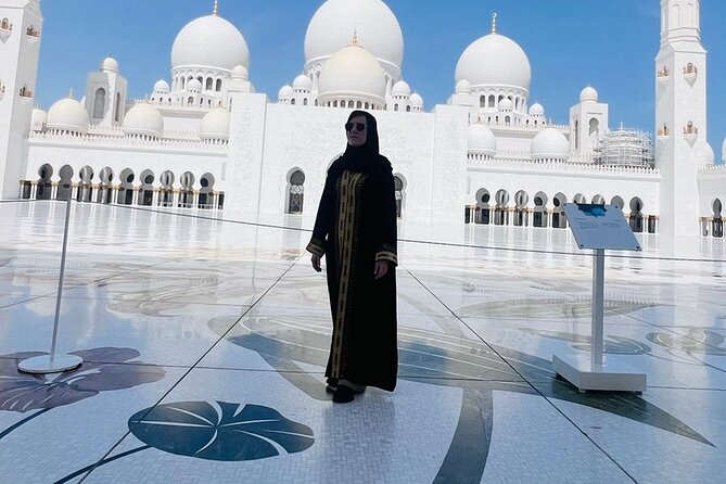 8 hours Abu Dhabi Grand Mosque and Qasar Al Watan Palace Tour - Who should book this Abu Dhabi day trip?