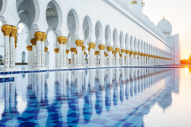 Abu Dhabi City Tour and Qasr AL Watan - The drive from Dubai along Sheikh Zayed Road