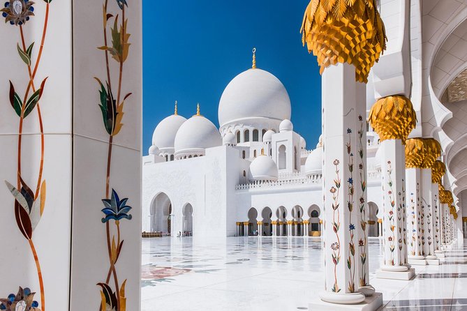 Abu Dhabi city tour & desert safari from Dubai - The morning ride to Abu Dhabi