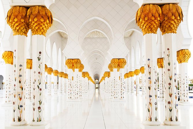 Abu Dhabi city tour & desert safari from Dubai - Heritage Village and Qasr Al Watan