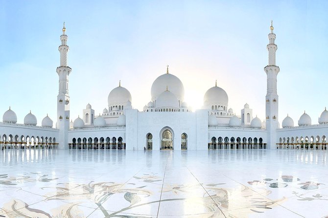 Abu Dhabi City Tour, Emirates Palace, Grand Mosque, Louvre Museum - The drive from Dubai to Abu Dhabi