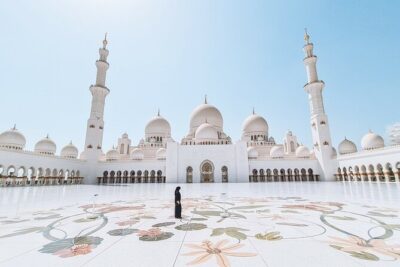 Abu Dhabi City Tour from Dubai: Qasr Al Watan, Emirates Palace, Mosque