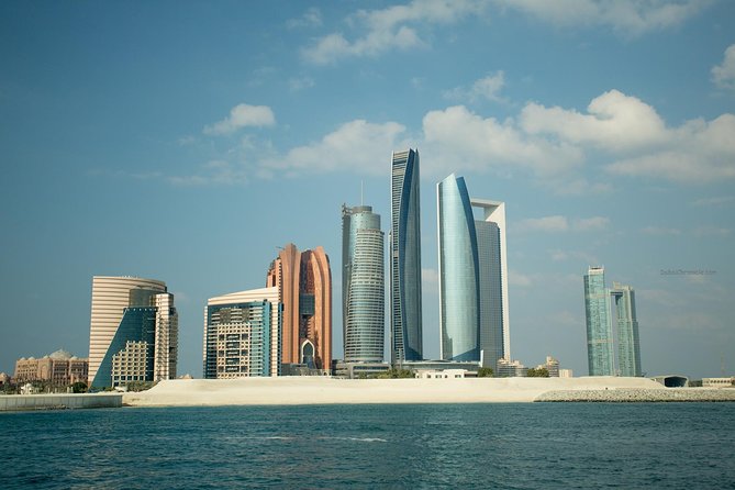Abu Dhabi City Tour, Grand Mosque, Emirates Palace & The Louvre - Heritage Village gives the day a traditional counterpoint