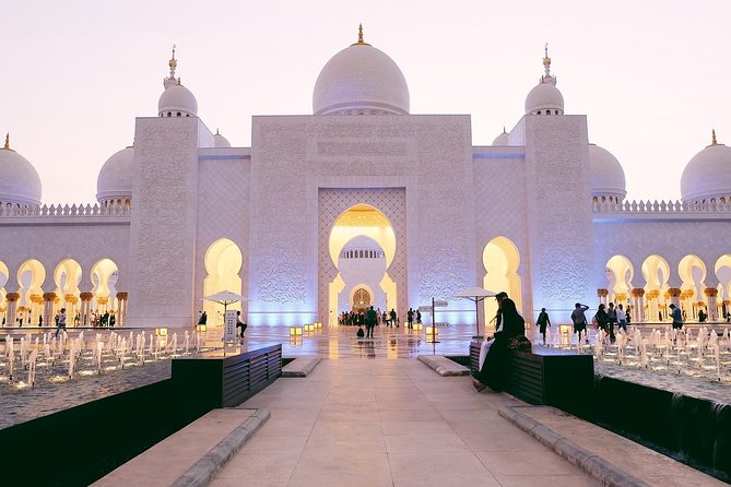 Abu Dhabi City Tour, Grand Mosque, Emirates Palace & The Louvre - Sheikh Zayed Grand Mosque deserves the extra time
