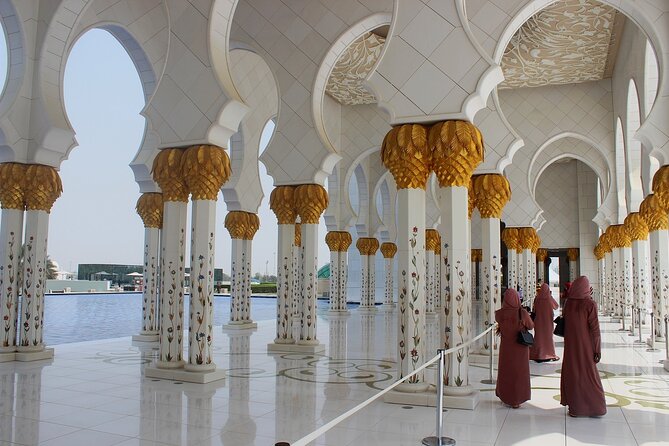Abu Dhabi City Tour of Grand Mosque, Palace, Louvre, and Ferrari - Ferrari World: choose it only if rides are your priority