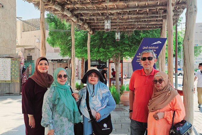 Abu Dhabi City Tour :Qasr Al Watan, Emirates Palace, Mosque - The dates market brings in a local flavor