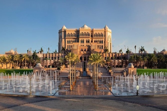 Abu Dhabi City Tour with Buffet Lunch - Etihad Towers and Emirates Palace