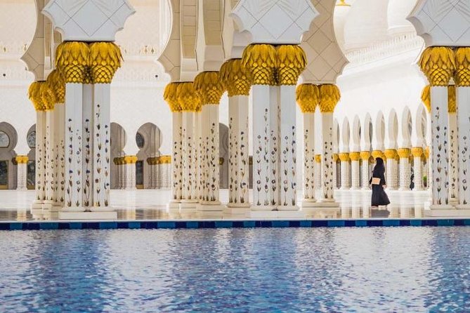 Abu Dhabi City Tour with Ferrari world Combo - What the $233.34 price really covers