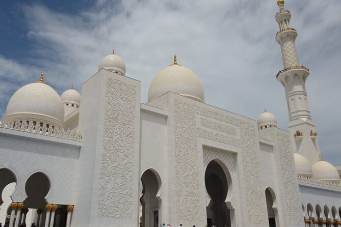 Abu Dhabi City Tour with Gold Coffee: A Taste of Luxury & Culture - The guides and the feel of the ride