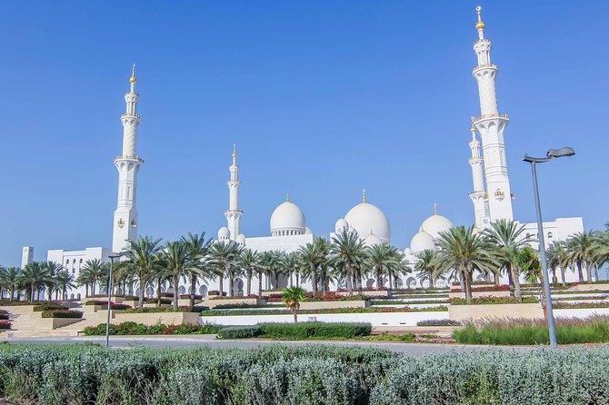 Abu Dhabi Full-Day City Sightseeing Tour from Dubai - Heritage Village and Abu Dhabi before oil