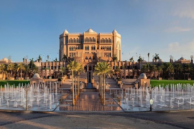 Abu Dhabi Full Day City Tour - The Corniche gives you a quick waterfront pause