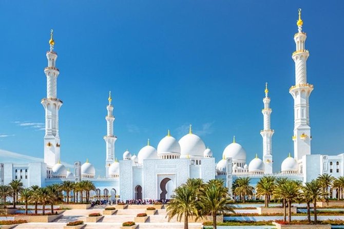 Abu Dhabi Full Day Sightseeing Tour From Dubai With Ferrari world Tickets - Dates Market: A Useful Taste of Local Commerce