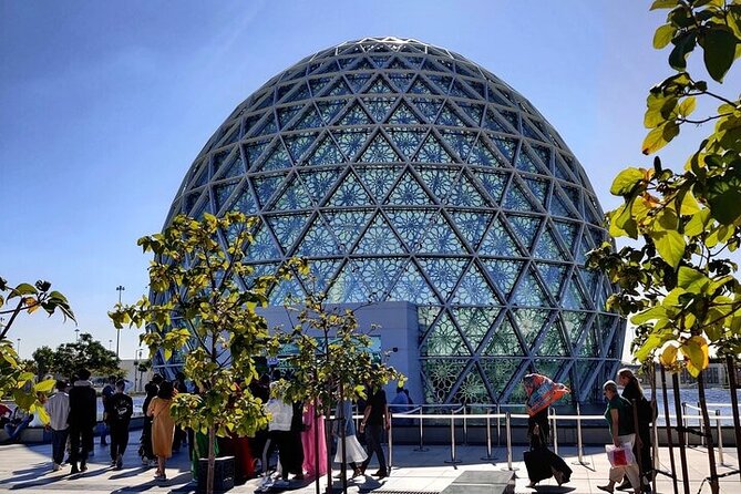 Abu Dhabi Half Day City Tour Sharing Experience - Abu Dhabi Dates Market: a short, useful taste of local commerce