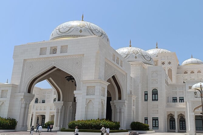Abu Dhabi Layover & Stopover : Discover the City Between Flights - Ferrari World and the Yas Island photo stop