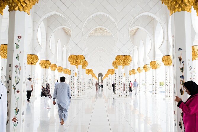 Abu Dhabi Mosque and Louvre Museum with Lunch from Dubai - Yas Island and the lunch stop