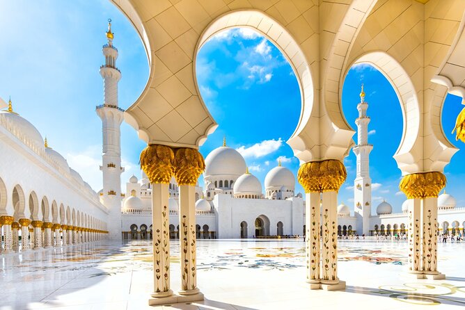 Abu Dhabi Mosque including Ferrari World Tour from Dubai - Sheikh Zayed Grand Mosque: the day’s essential stop