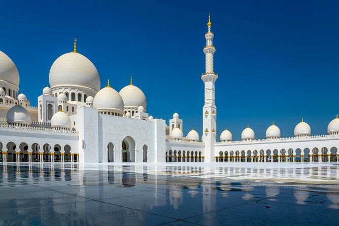 Abu Dhabi Sheikh Zayed Grand Mosque Private Tour - Entering the mosque with the right expectations