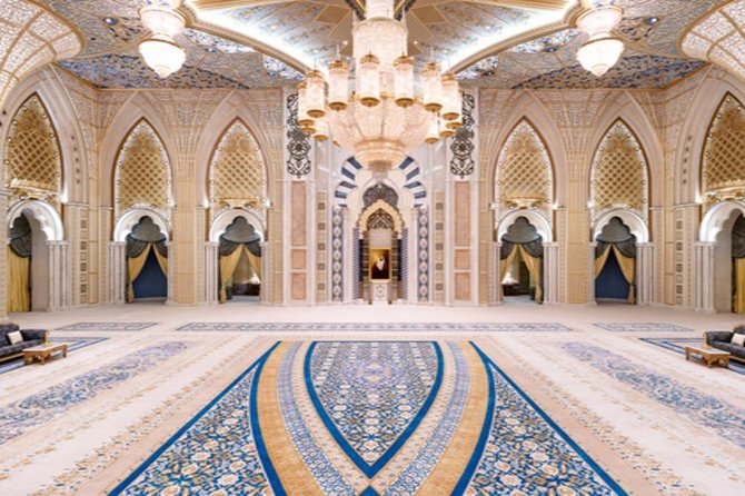 Abu Dhabi Sheikh zayed Mosque with Lunch, Louvre & Qasr Al Watan Palace - Lunch included, with a buffet-style meal