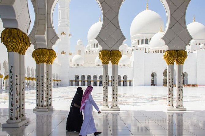 Abu Dhabi Tour Full-Day from Dubai small group with Grand Mosque - Yas Island and Ferrari World from the entrance