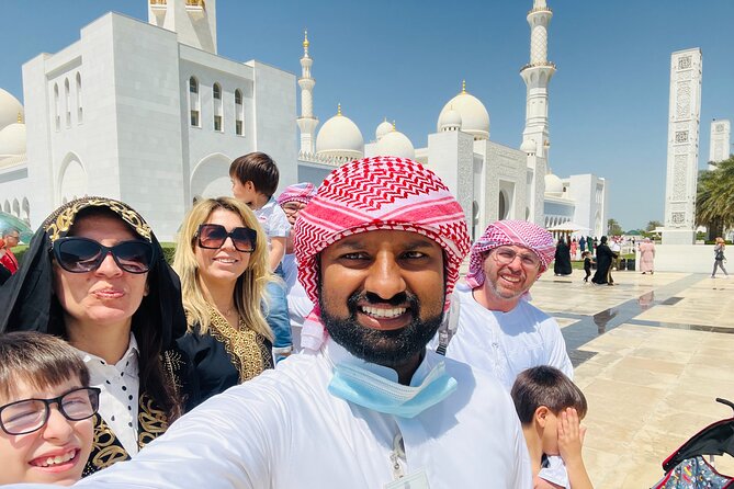Abu Dhabi Tour Grand Mosque Emirates Palace Heritage Village - What the private vehicle changes