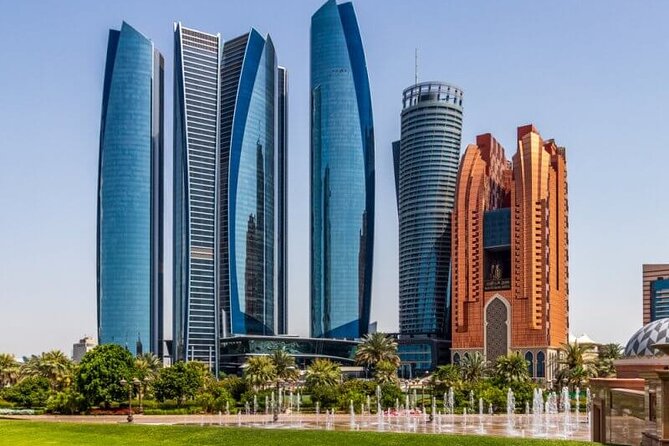 Abu Dhabi Tour in Private 4x4 with Grand Mosque, Louvre & Ferrari - Emirates Palace: a brief look at Abu Dhabi luxury
