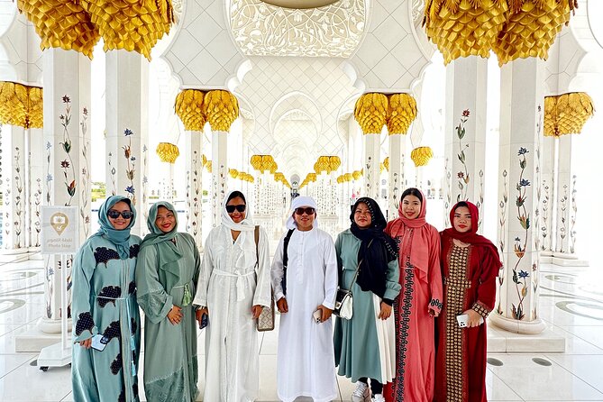 Abu Dhabi Tour with Sheikh Zayed Grand Mosque Visit - Qasr Al Watan and the limits of a photo stop