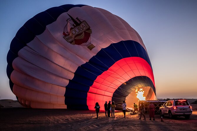Adventure Hot Air Balloon with Buffet Breakfast & Falcon Show - The balloon flight and falcon presentation