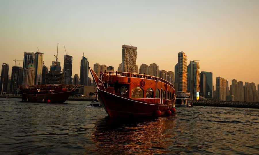 Best 5-Star Dhow Dinner Cruise Dubai Marina Jack Sparrow - Entertainment on a short evening cruise