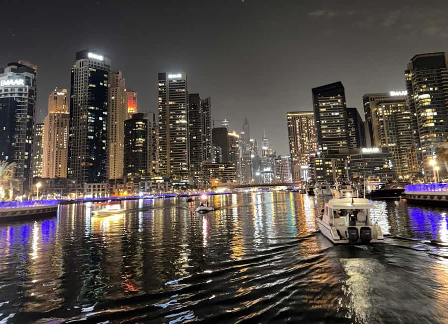 Burj Al Arab: 2-Hour Yacht Tour with BBQ Dinner - Music, dancing, and the mood on board