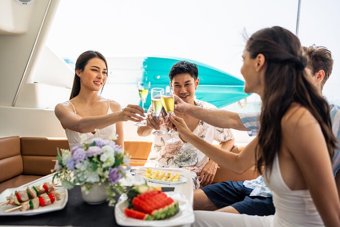 Burj Al Arab: 2-Hour Yacht Tour with BBQ Dinner and Drinks - Quick points before you book