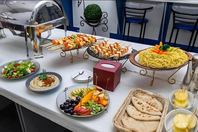 Burj Al Arab: 2-Hour Yacht Tour with BBQ Dinner and Drinks - Comfort, space, and the shared atmosphere