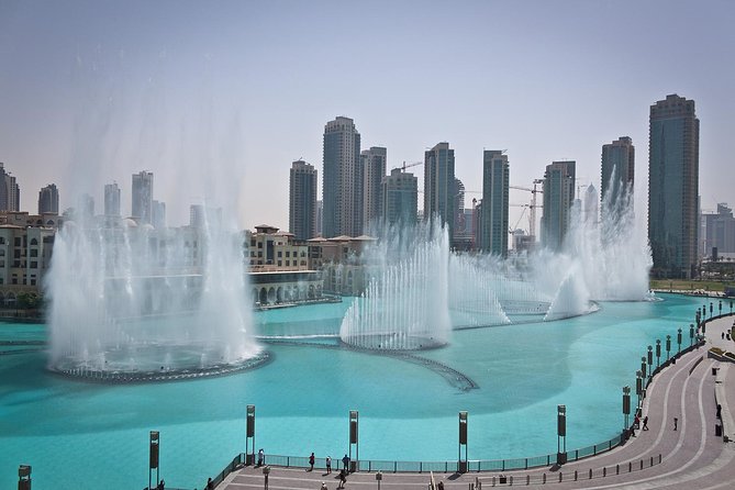Burj Khalifa and Musical Fountains - The 30-second ride to Burj Khalifa floor 124