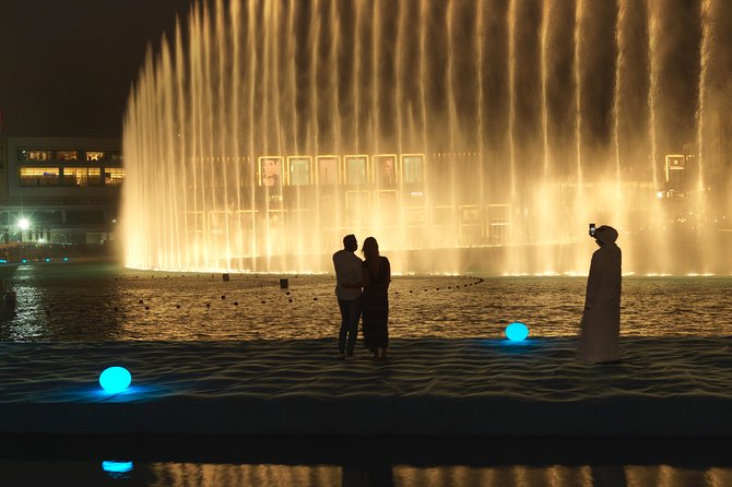 Burj Khalifa Level 124 'At the Top' Entrance Ticket with One-way Transfer - Crowds, photographs, and small extra costs