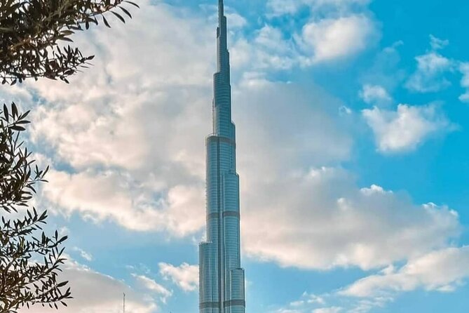 Burj Khalifa Ticket with The Cafe Treat - Who will enjoy this most