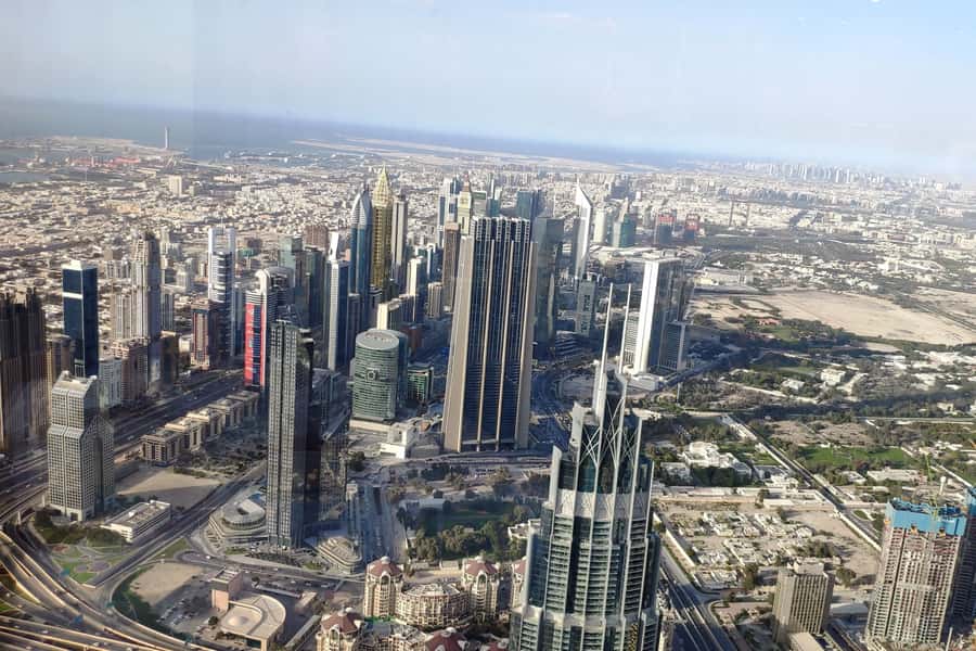 Burj Khalifa VIP Lunch – Michelin Dining & Porsche Transfer - Champagne, tea, and the drinks package