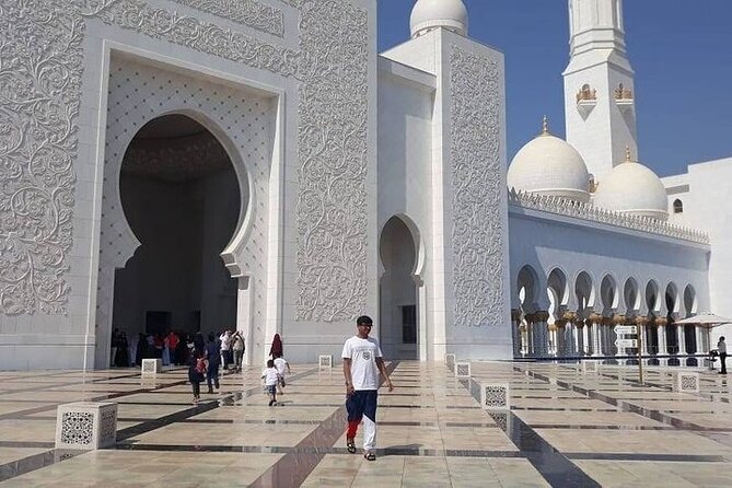 Combo Tour: Grand Mosque Visit & Dubai Desert Safari Experience - Lahbab camp: a busy evening of classic desert activities