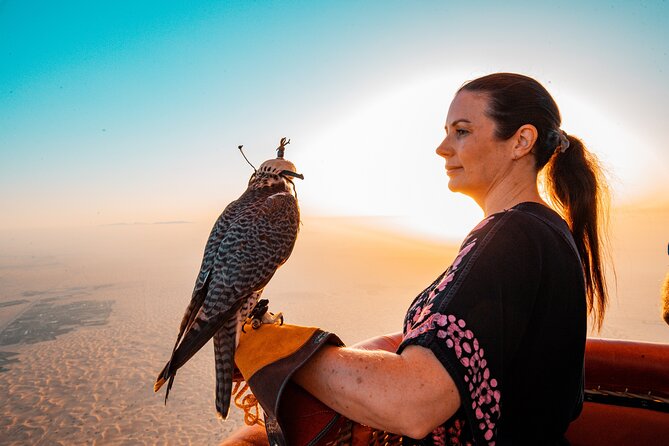 Deluxe Hot Air Balloon Ride with Breakfast & Flight Falcon Show - Leaving Dubai before dawn