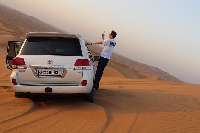 Desert Safari Dubai - Dinner under the stars, with a very large crowd
