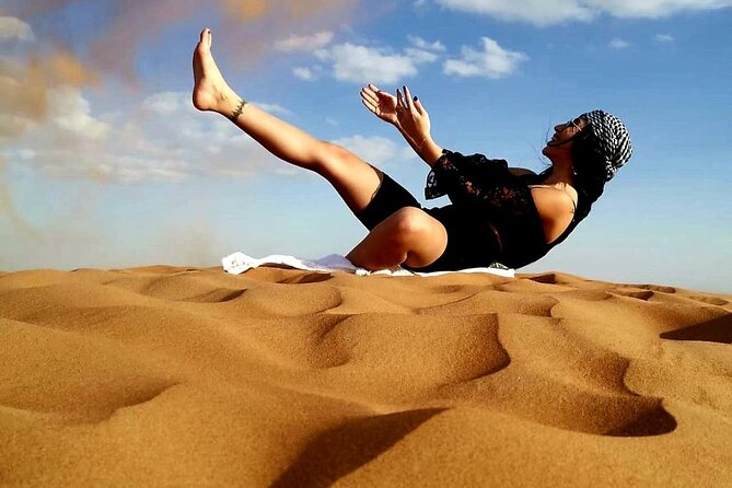 Desert Safari -Live Shows, BBQ Dinner, Dune Bashing and lot more. - BBQ buffet dinner and meal choices