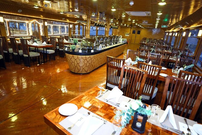 Dhow Cruise Dinner Marina - The best views come after sunset