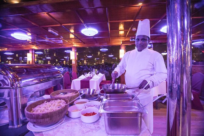 Dhow Cruise Marina - Welcome drinks and the first minutes aboard