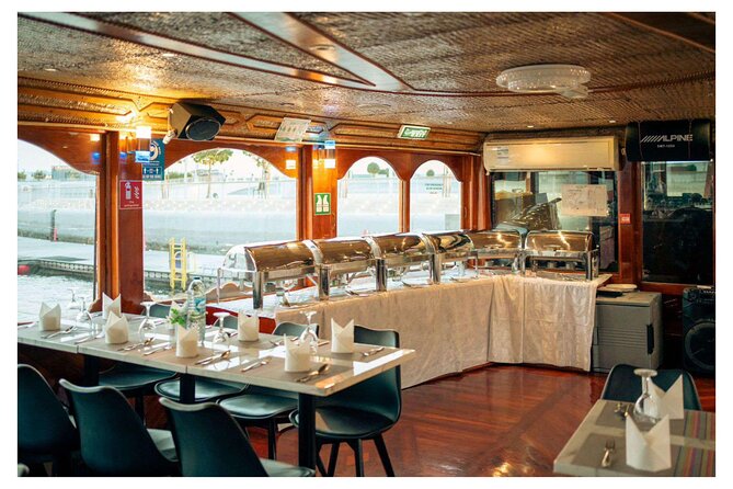 Dhow Cruise with Dinner at Dubai Al Seef - Who should book this Al Seef cruise?