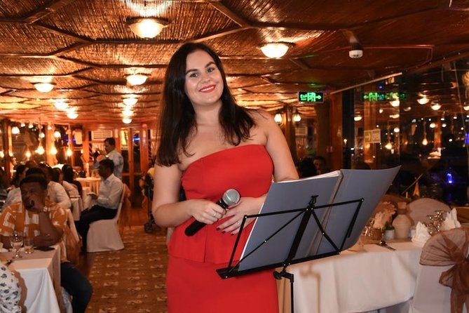 Dinner Cruise in Dubai Marina onboard Alexandra Dhow - Choosing between the lower and upper decks